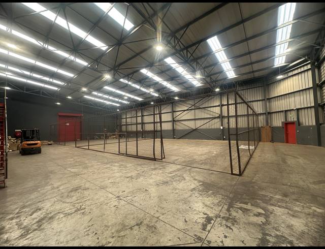 2,344M² WAREHOUSE FOR SALE IN JET PARK